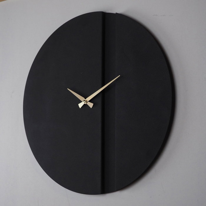 Wallity Block Metal Wall Clock - APS096 Negro y dorado